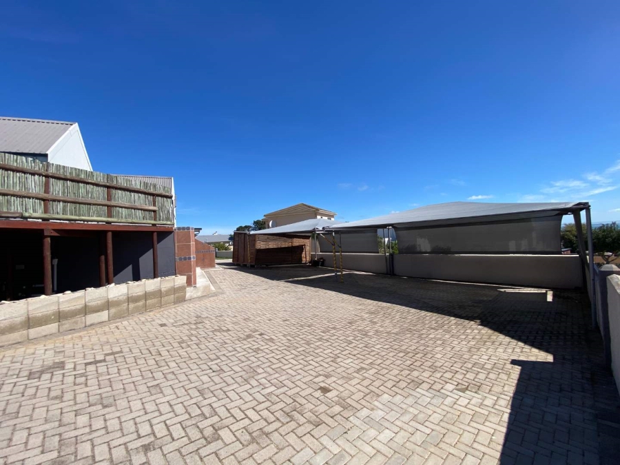7 Bedroom Property for Sale in Myburgh Park Western Cape